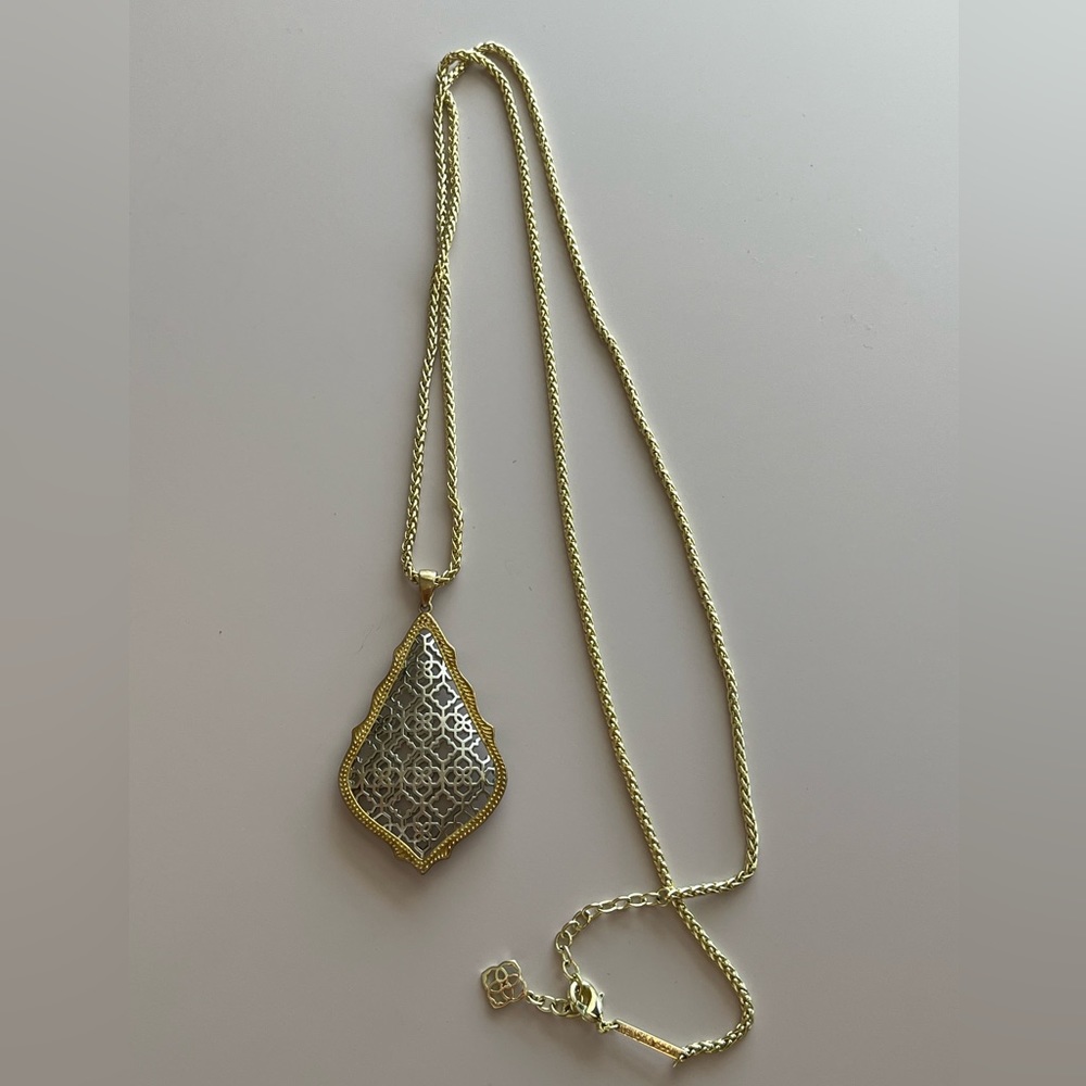 Kendra Scott Aiden Pendant Necklace in Filigree